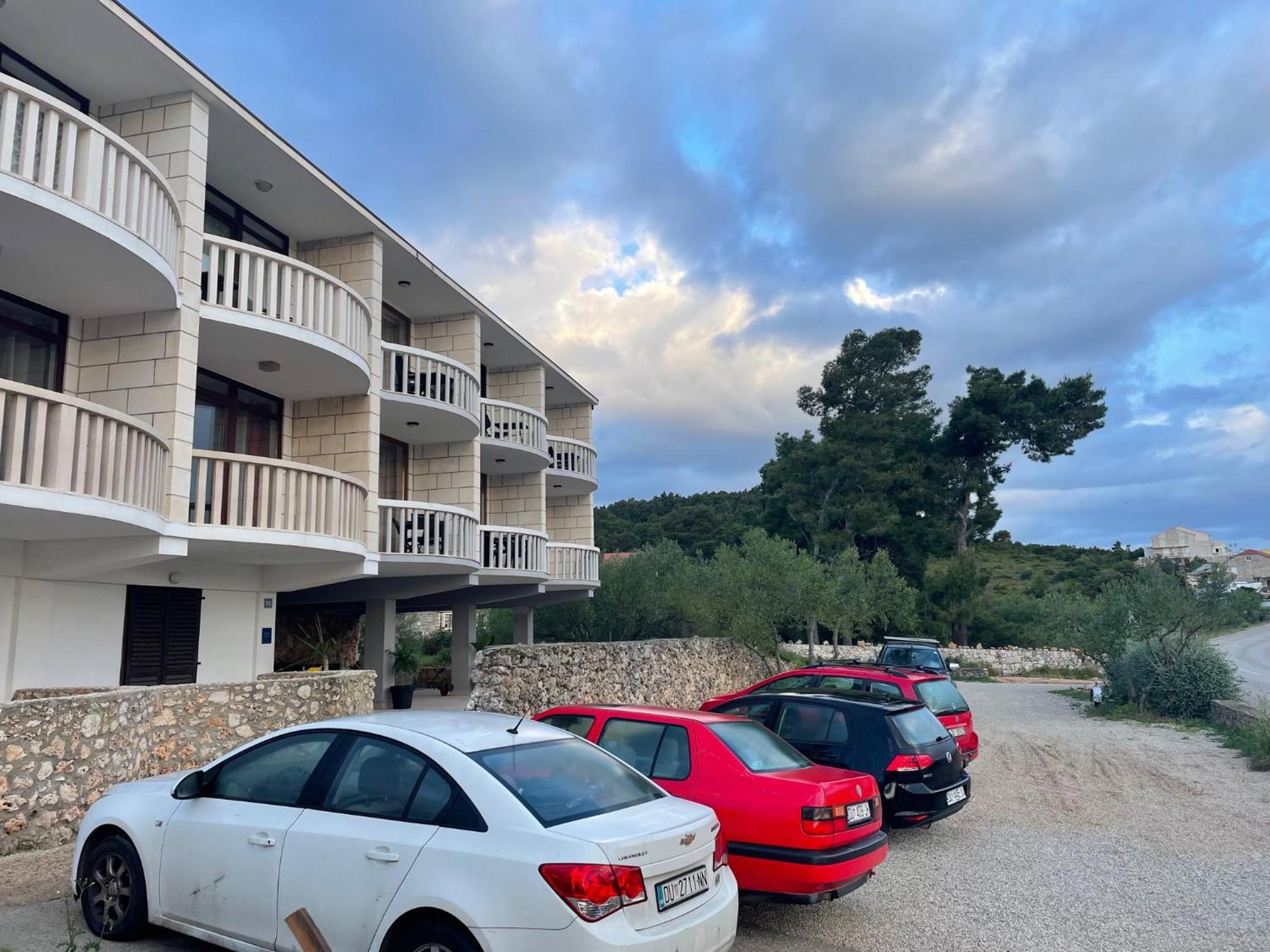 Apartments Ana By The Sea Lumbarda Luaran gambar