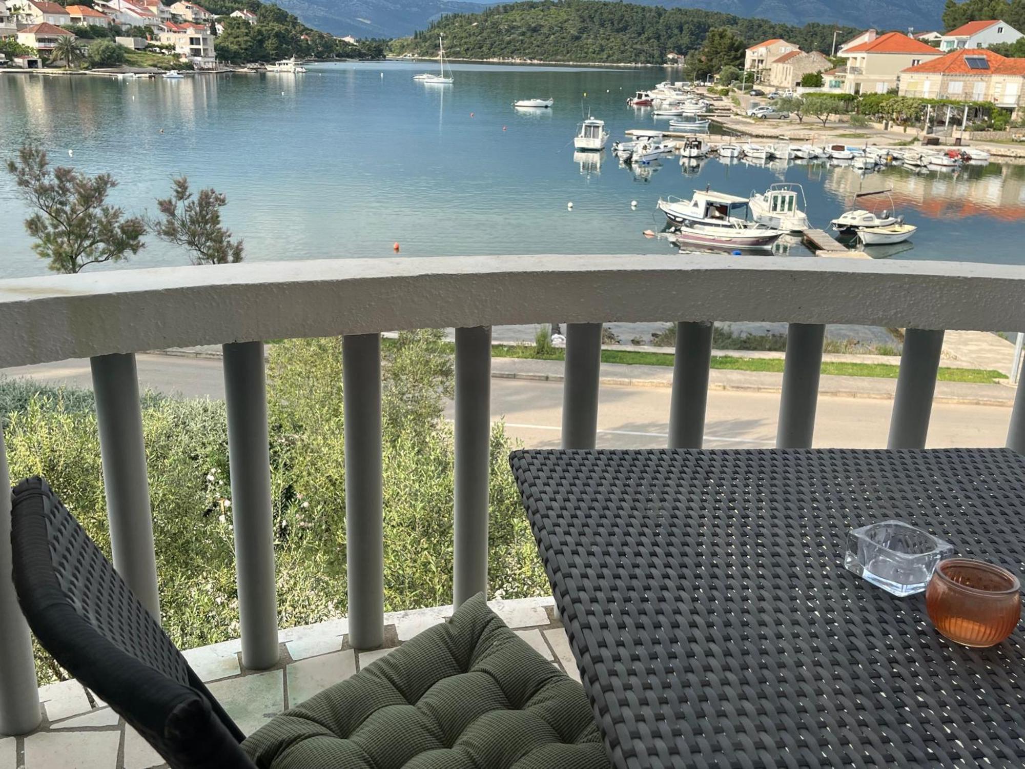 Apartments Ana By The Sea Lumbarda Luaran gambar