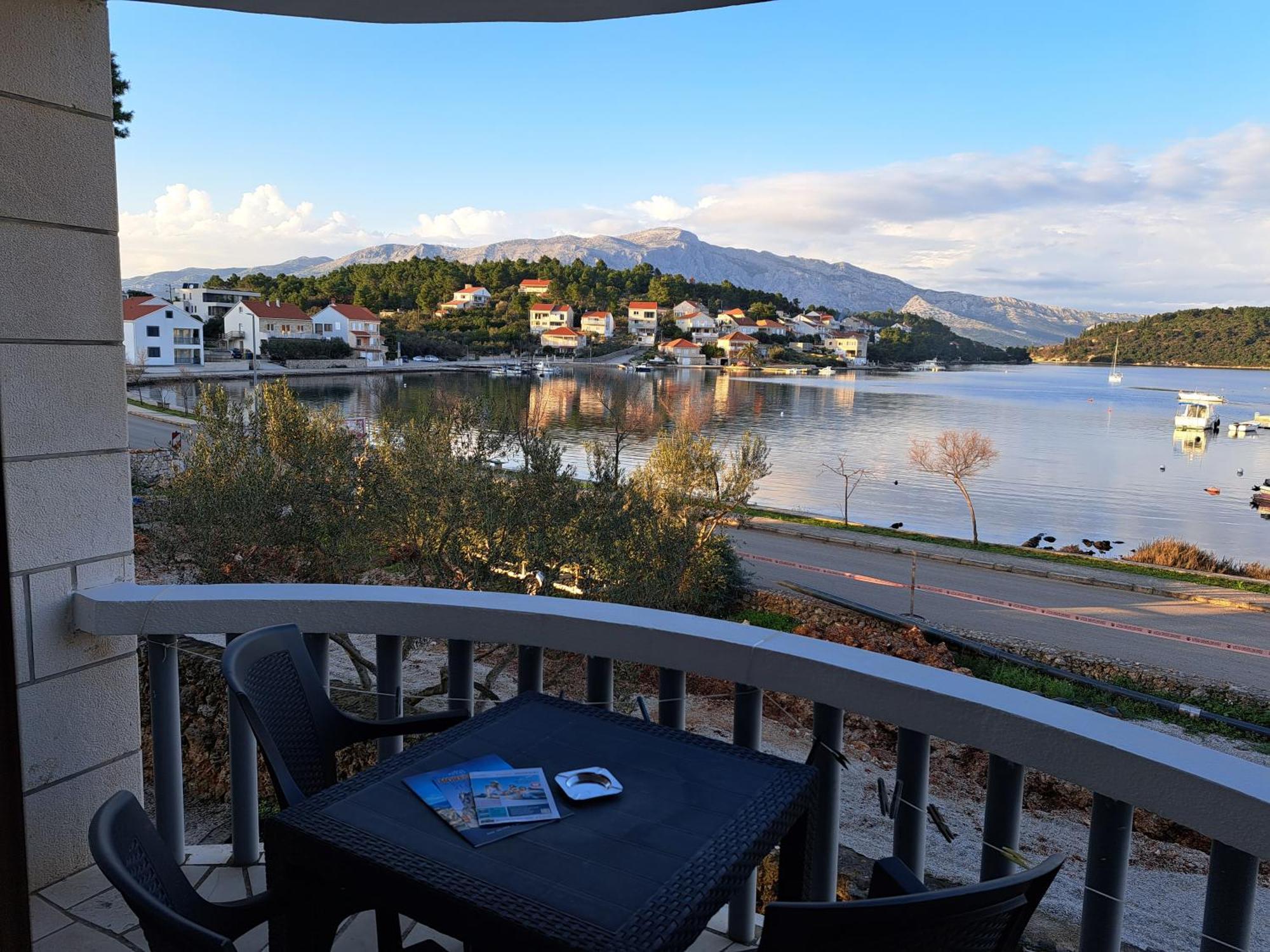 Apartments Ana By The Sea Lumbarda Luaran gambar