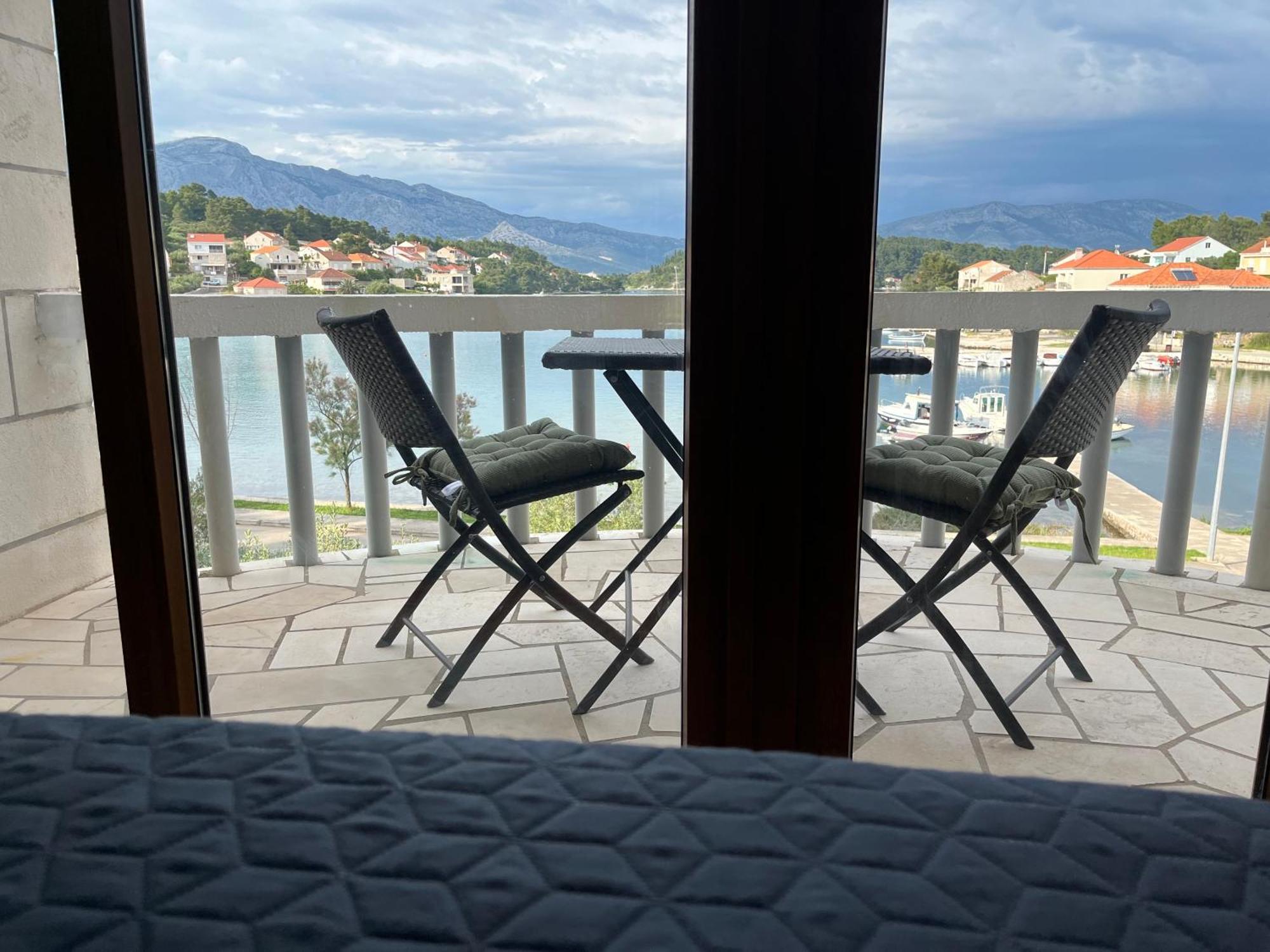 Apartments Ana By The Sea Lumbarda Luaran gambar